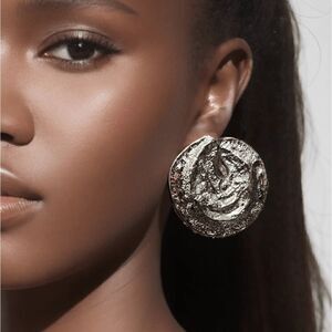 Silver geo stud earrings N406